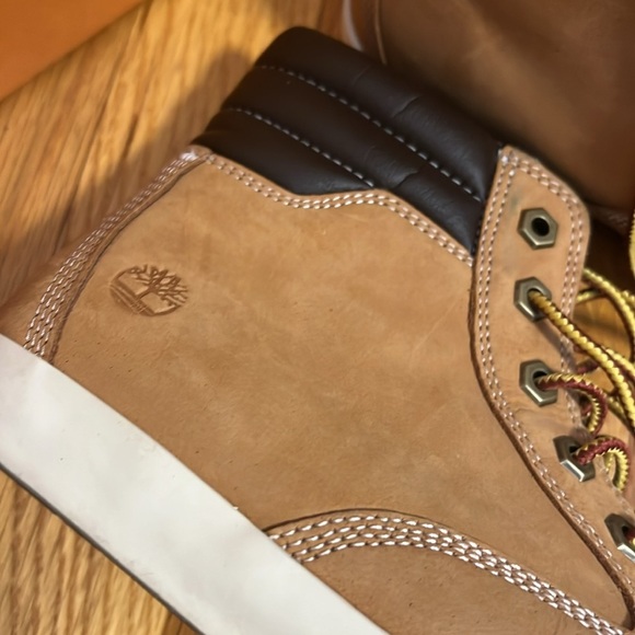 Only worn a few times~ Timberland boots - Picture 3 of 5